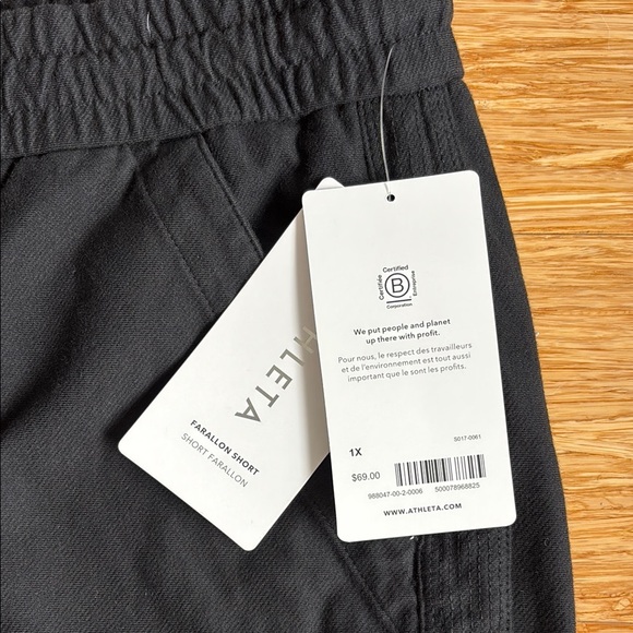 Athleta Black High Waist Shorts - Picture 2 of 3
